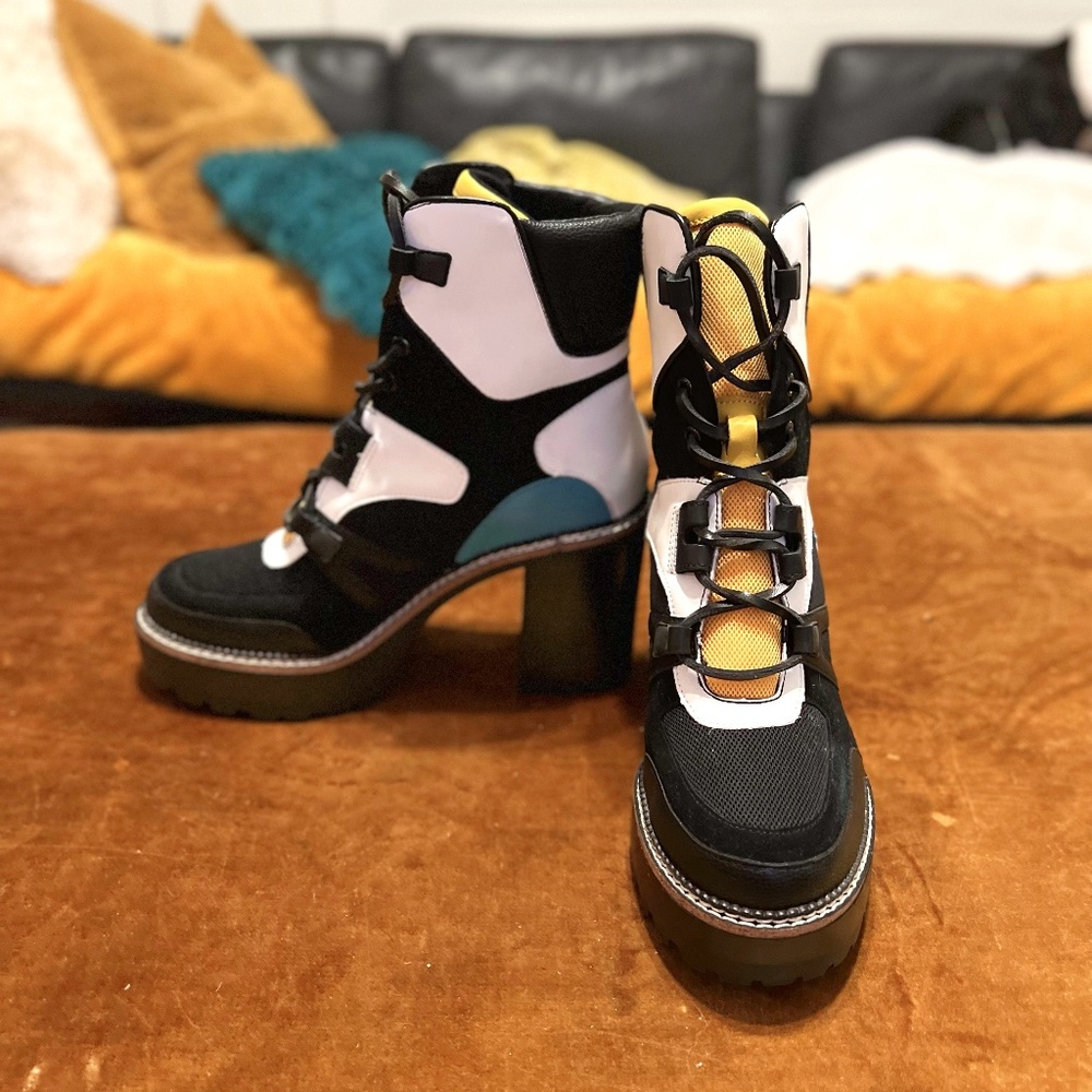 BRAND NEW! Steve Madden Black/White Multi Leather Boot